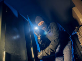 A Montesarchio rubata cassaforte con armi Montesarchio cassaforte rubata con armi