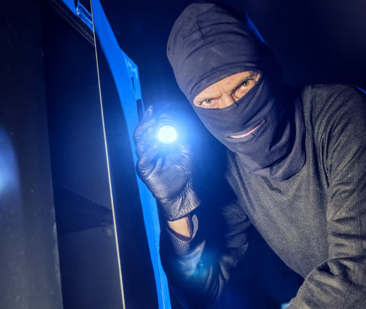 Un furto di armi può portarsi via anche la licenza Furto di armi