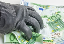 Pistola falsa, arresto vero per la tentata rapina in banca