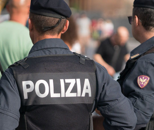 Solo l’arma d’ordinanza? Può essere un problema Polizia