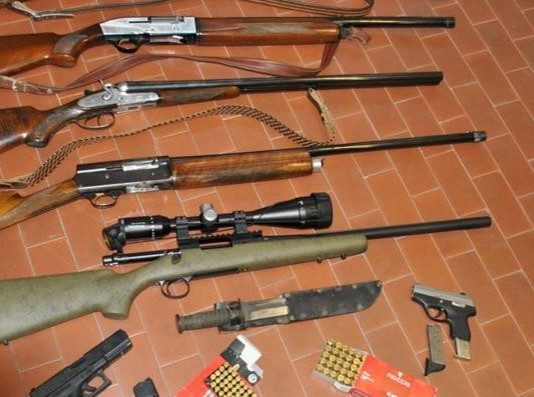 Polizia ritrova l’arma sottratta, scatta la revoca del porto d’armi