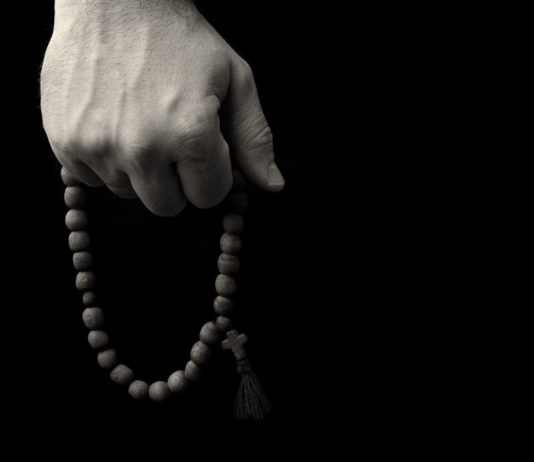 Sempre meno preti cacciatori Sempre meno preti cacciatori