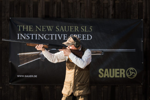 A ridosso della stagione venatoria Sauer ha lanciato il nuovo SL5, fucile semiautomatico da caccia a sistema di ricarica inerziale.