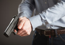 Acquista arma ad aria compressa in Francia, denunciato per porto abusivo