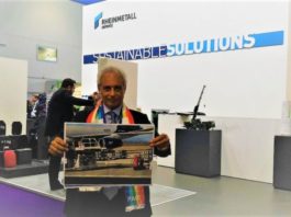 Blitz di senatore Cinque Stelle a fiera delle armi