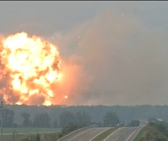 Esploso deposito di armi in Ucraina Deposito armi Ucraina