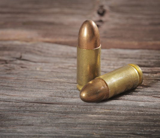 Diciassette anni e la pistola alla cintola Diciassette anni e la pistola alla cintola