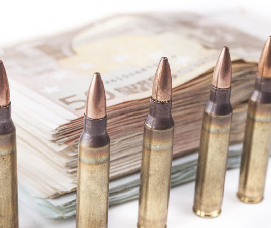 Fondi a chi produce armi e munizioni, la Lombardia dice di sì