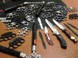 Marina di Grosseto, vendeva armi nel negozio di gastronomia