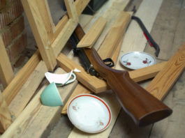 Ottantanovenne senza licenza nasconde armi e munizioni nel proprio casolare