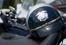 Sbaglia attrezzatura per arma, vicesceriffo ferisce fotoreporter