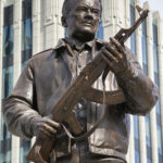Statua a Kalashnikov (2)