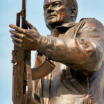 Statua a Kalashnikov (3)
