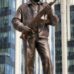 Statua a Kalashnikov (5)