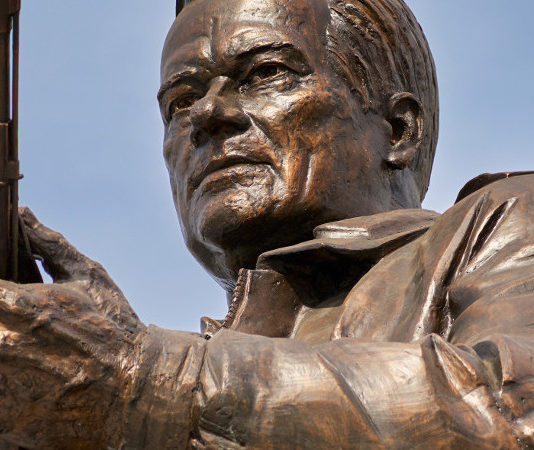 Un errore sulla statua a Kalashnikov