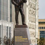 Statua a Kalashnikov (6)