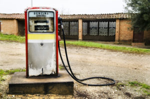 Nel 1979 fu condannato per il furto di due litri di benzina: problemi per un cacciatore trentino al momento del rinnovo del porto d'armi.