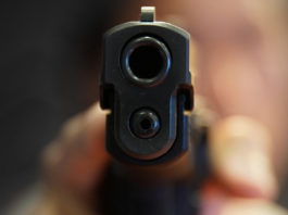 Spara ai ladri, un morto