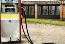 Due litri di benzina rischiano di costare cari Old fuel