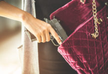 La fidanzata gli rubò la pistola: guardia giurata riottiene il porto d’armi Pistola rubata dalla fidanzata