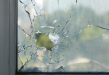 Subisce furto di pistole da casa, denunciata guardia giurata