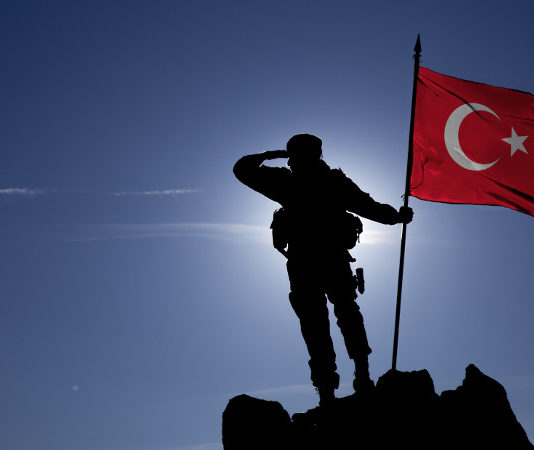 Più tasse, più armi Turkish flag