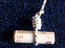 Non restituisce debito a strozzini e perde il porto d’armi Usurer