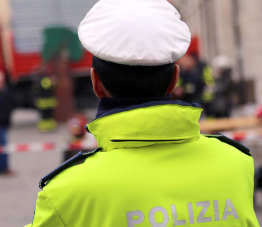 Vigilessa ferita, municipale di Salerno chiede armi