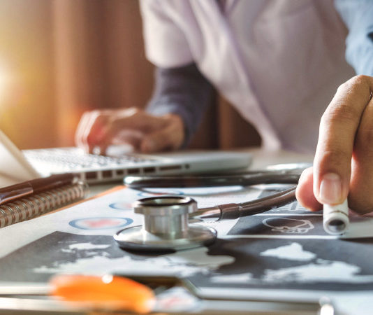 Un’anagrafe informatizzata dei detentori di armi Ci vuole un'anagrafe informatizzata dei titolari di porto d'armi: è l'emendamento alla legge di stabilità di Manuela Granaiola (Articolo 1 - Mdp).