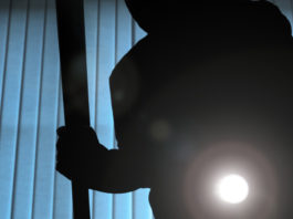 Lettere a Repubblica: “Se sorprendessi qualcuno in casa, sparerei” Effrazione