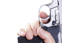 Sparò in aria per mettere in fuga i ladri: niente porto d’armi