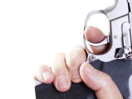 Sparò in aria per mettere in fuga i ladri: niente porto d’armi