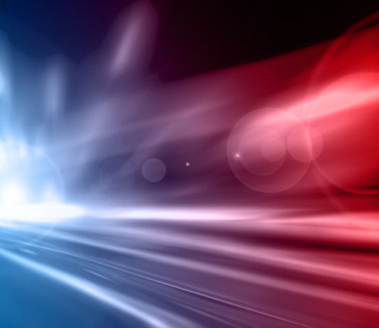 Pulisce la pistola, ferisce figlio