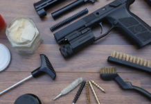 Pulì armi per dieci anni e ha contratto un tumore: ha diritto all’indennizzo