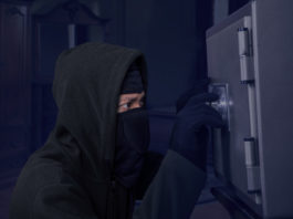 Rapina a Trepuzzi, sottratti dieci fucili