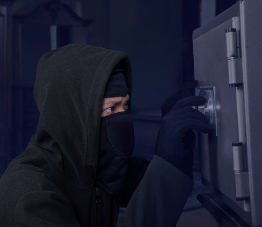 Rapina a Trepuzzi, sottratti dieci fucili