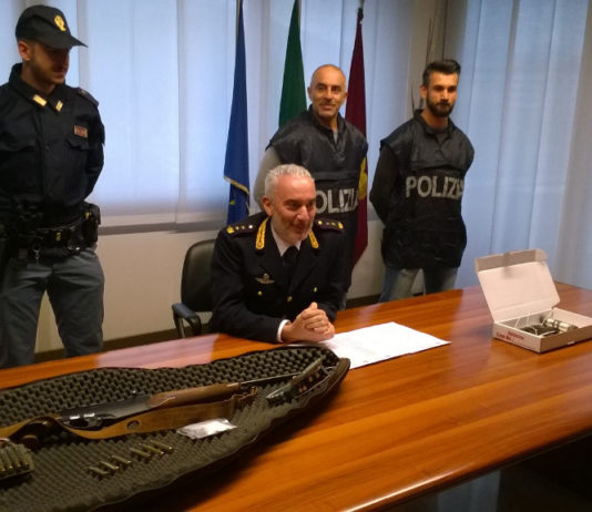 Sequestrate due armi a Prato: una era nascosta in un dormitorio di cittadini cinesi