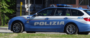 Insieme all'armadio fuciliera blindato, la polizia ha trovato in un campo incolto di Sessant le armi rubate ad Asti il 30 novembre 2017.
