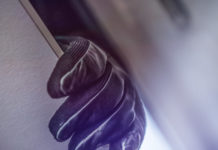 Uccise ladro, archiviata accusa d’omicidio Burglar hand