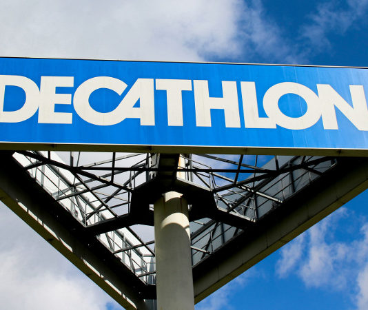 Lav contro Decathlon in dodici città Decathlon