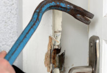 Un altro furto di armi Furto di armi a Giais, frazione di Aviano: dopo l'effrazione, dall'appartamento è stata sottratta una pistola semiautomatica con i relativi proiettili