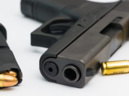 Un giro d’affari di almeno 375 miliardi di dollari Gun and bullets