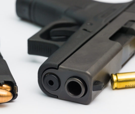 Un giro d’affari di almeno 375 miliardi di dollari Gun and bullets