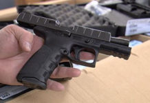 Pistole italiane per la polizia di una città del Tennessee