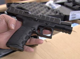 Pistole italiane per la polizia di una città del Tennessee