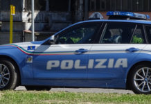 Asti, trovato in un campo armadio blindato con armi rubate