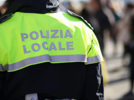 Rubate tutte le armi dei vigili di un Comune del torinese Rubate tutte le armi in dotazione alla polizia municipale di San Francesco al Campo (TO): asportate le casseforti contenenti sei Beretta calibro 9.