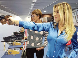 Tiro a segno: Diletta Leotta al poligono, i social impazziscono diletta leotta al tiro a segno