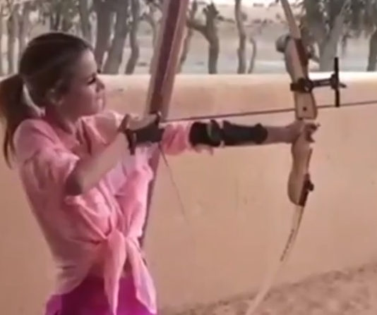 Armi, Diletta Leotta ci riprova Diletta Leotta arco Emirati Arabi