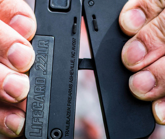 Allerta del ministero sulla pistola pieghevole che sembra una carta di credito Pistola pieghevole